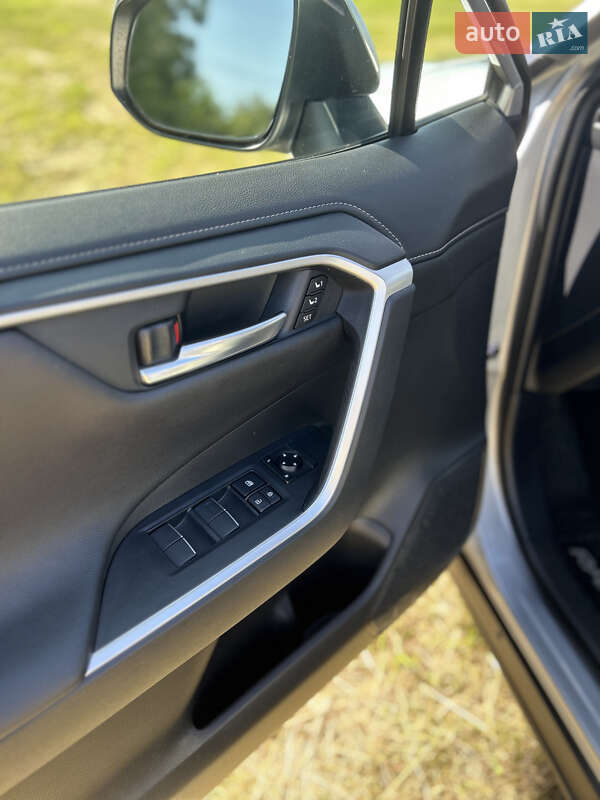 Позашляховик / Кросовер Toyota RAV4 2019 в Кременчуці