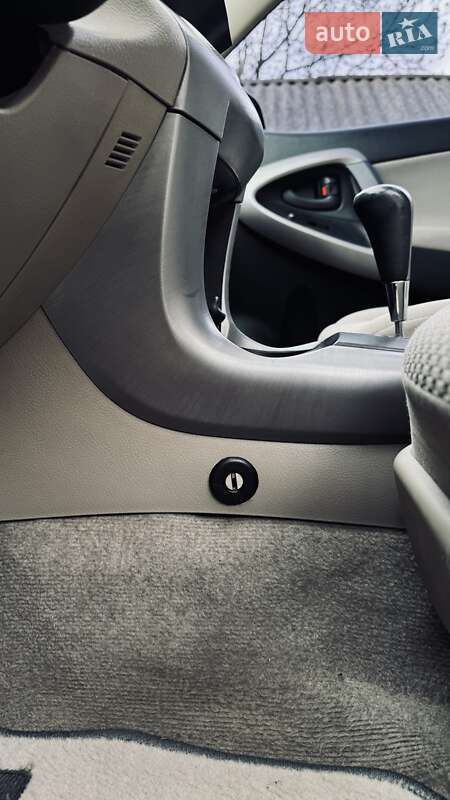 Позашляховик / Кросовер Toyota RAV4 2007 в Києві фото 60 Позашляховик / Кросовер Toyota RAV4 2007 в Києві