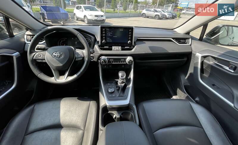 Позашляховик / Кросовер Toyota RAV4 2021 в Полтаві