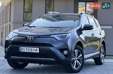 Внедорожник / Кроссовер Toyota RAV4 2016 в Львове