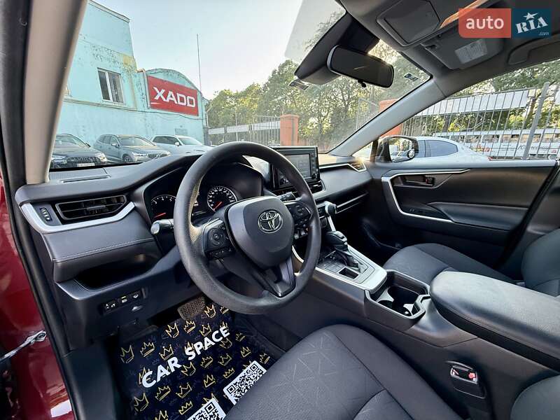Позашляховик / Кросовер Toyota RAV4 2019 в Одесі