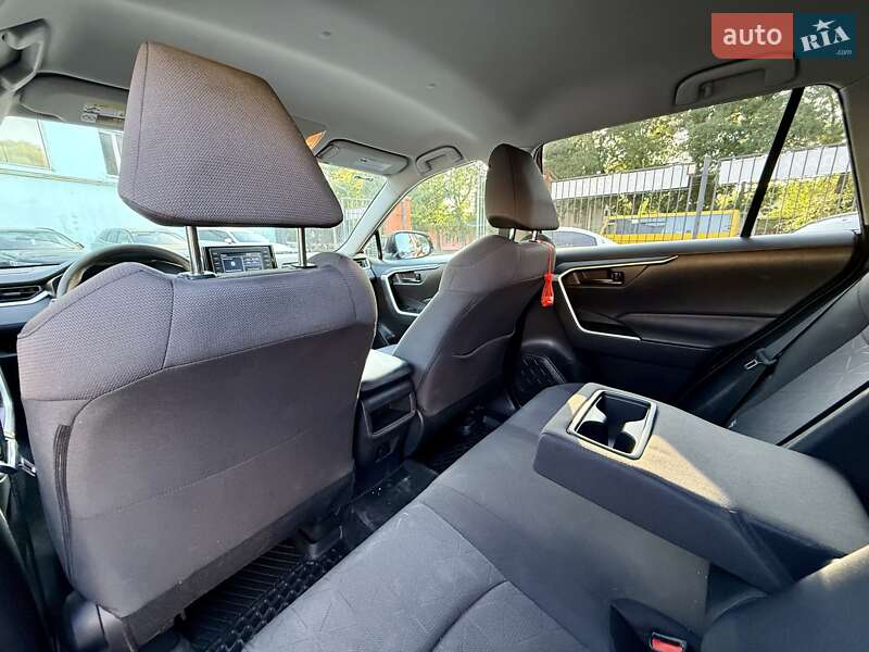 Позашляховик / Кросовер Toyota RAV4 2019 в Одесі