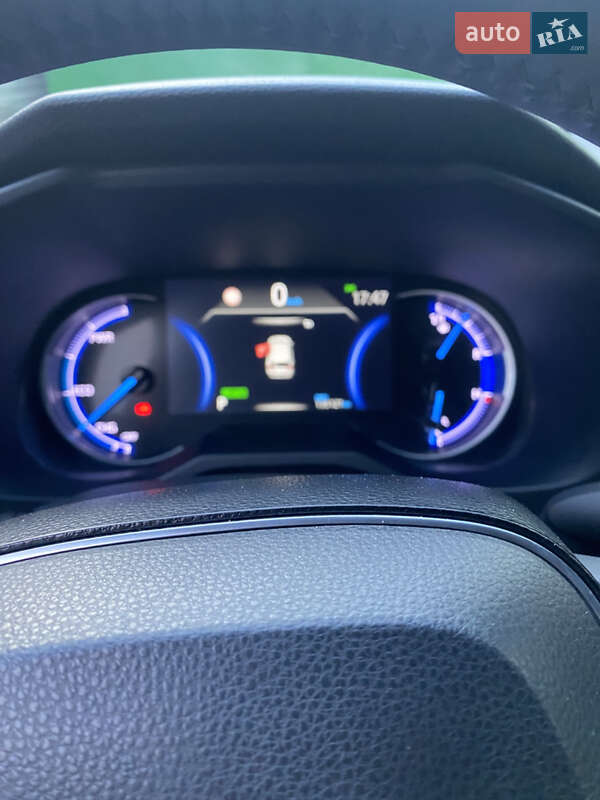 Позашляховик / Кросовер Toyota RAV4 2021 в Харкові