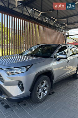 Внедорожник / Кроссовер Toyota RAV4 2023 в Черкассах