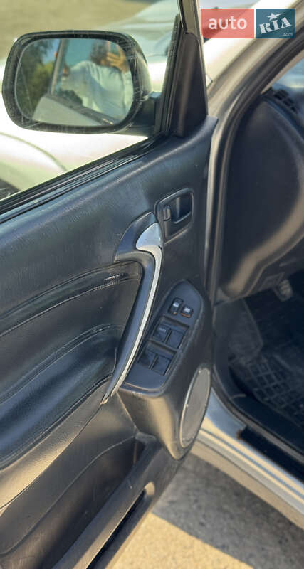 Позашляховик / Кросовер Toyota RAV4 2005 в Деражні