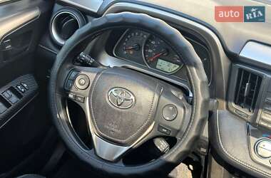 Внедорожник / Кроссовер Toyota RAV4 2013 в 
