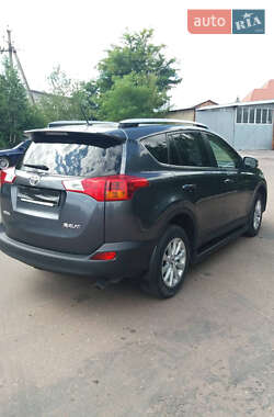 Внедорожник / Кроссовер Toyota RAV4 2014 в 
