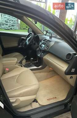 Позашляховик / Кросовер Toyota RAV4 2010 в Києві