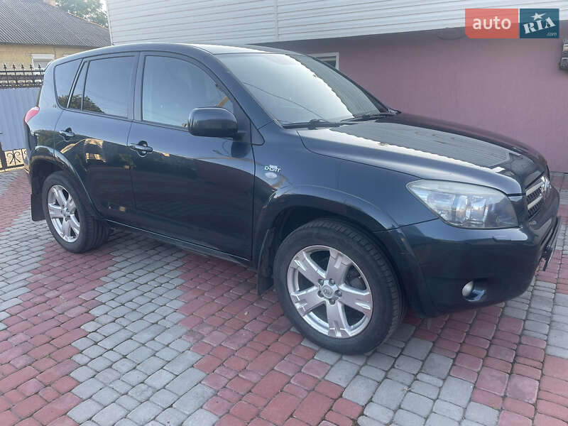 Позашляховик / Кросовер Toyota RAV4 2008 в Коростишеві
