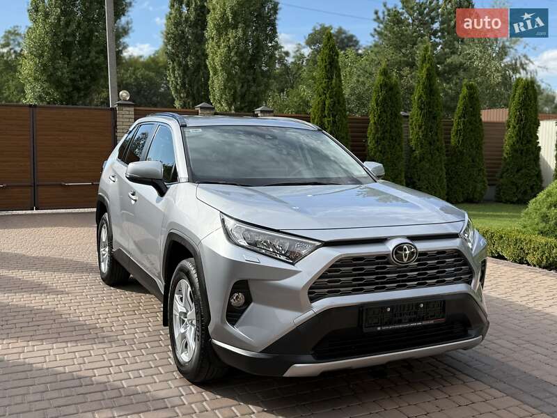 Позашляховик / Кросовер Toyota RAV4 2021 в Кропивницькому фото 3 Позашляховик / Кросовер Toyota RAV4 2021 в Кропивницькому