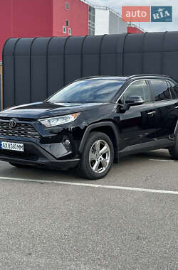 Позашляховик / Кросовер Toyota RAV4 2019 в Києві