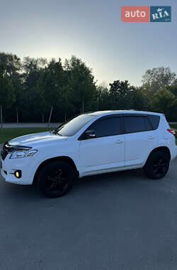 Внедорожник / Кроссовер Toyota RAV4 2012 в 