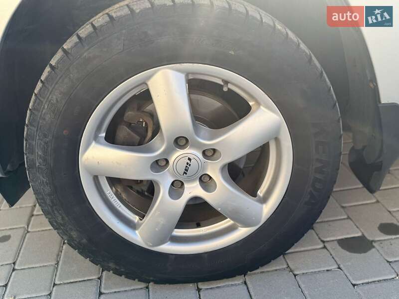 Внедорожник / Кроссовер Toyota RAV4 2008 в Косове