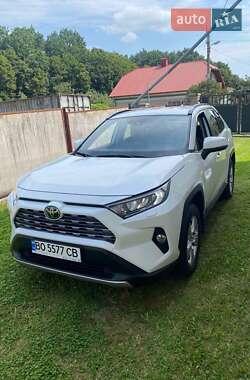 Внедорожник / Кроссовер Toyota RAV4 2021 в Тернополе