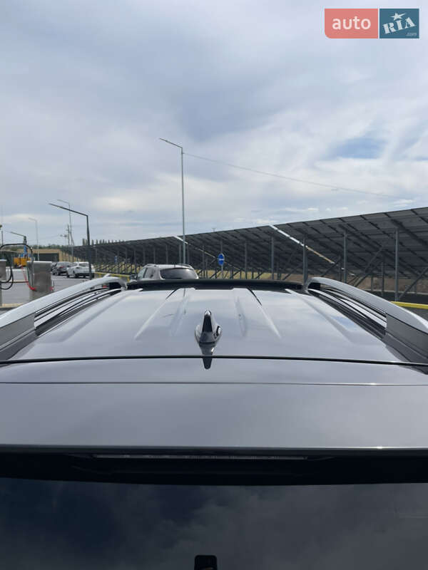 Позашляховик / Кросовер Toyota RAV4 2017 в Києві