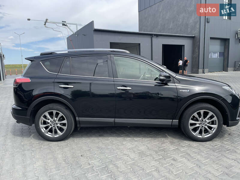Позашляховик / Кросовер Toyota RAV4 2017 в Києві