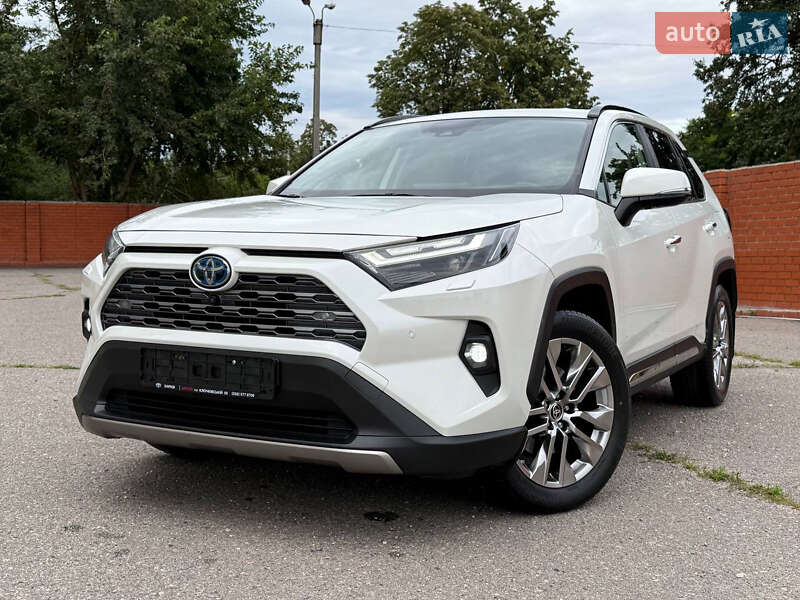 Позашляховик / Кросовер Toyota RAV4 2022 в Харкові