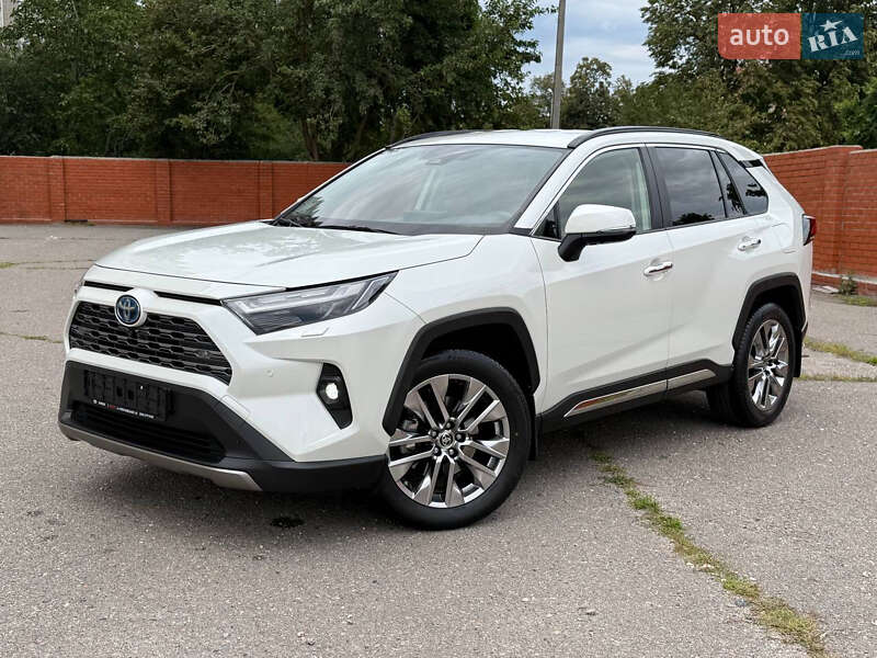Позашляховик / Кросовер Toyota RAV4 2022 в Харкові