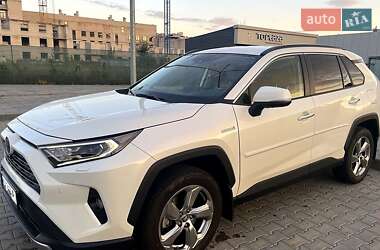 Позашляховик / Кросовер Toyota RAV4 2020 в Києві