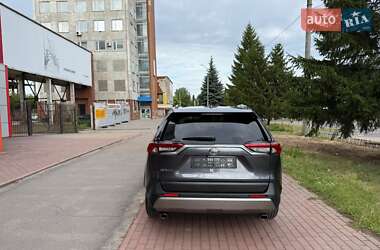 Внедорожник / Кроссовер Toyota RAV4 2023 в 