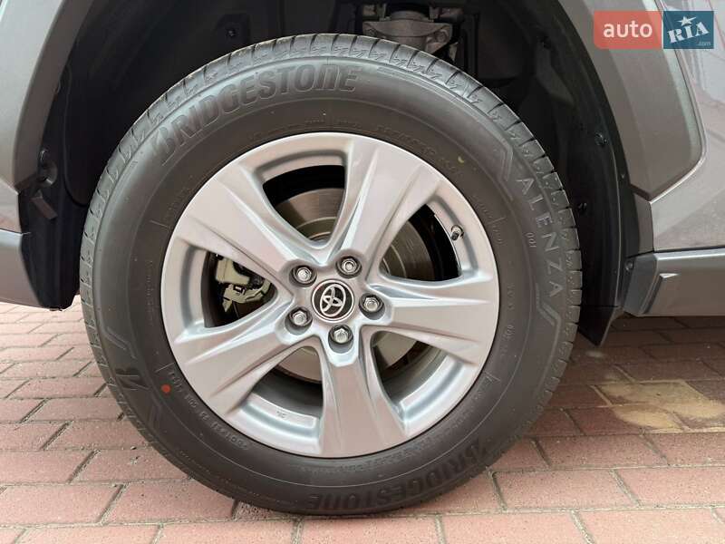 Позашляховик / Кросовер Toyota RAV4 2023 в Черкасах