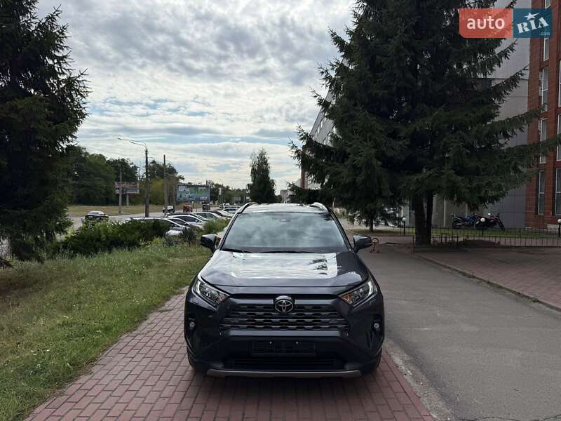 Позашляховик / Кросовер Toyota RAV4 2023 в Черкасах