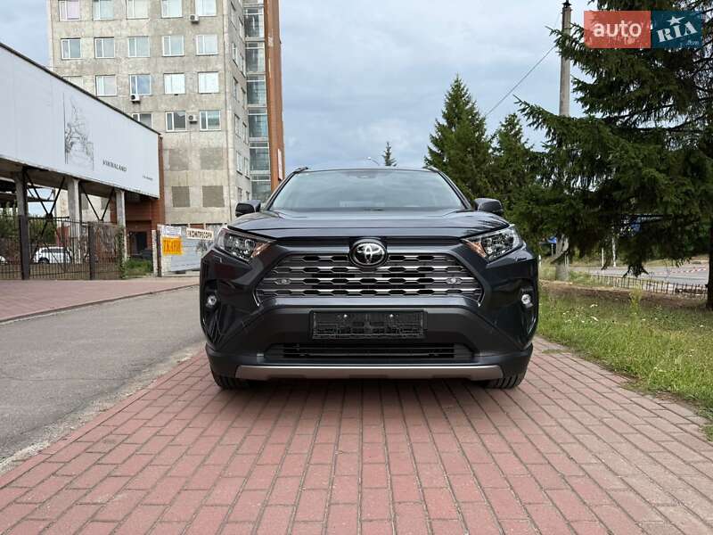 Позашляховик / Кросовер Toyota RAV4 2023 в Черкасах