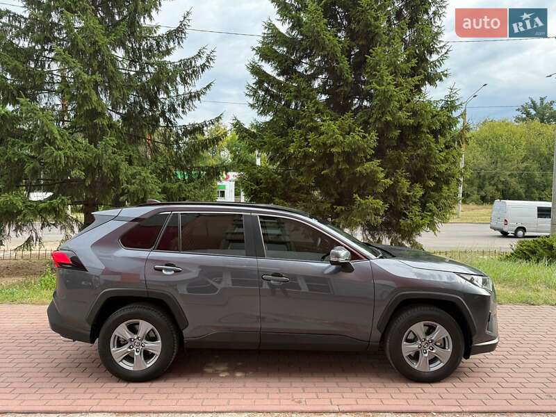 Позашляховик / Кросовер Toyota RAV4 2023 в Черкасах