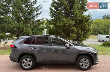Внедорожник / Кроссовер Toyota RAV4 2023 в 