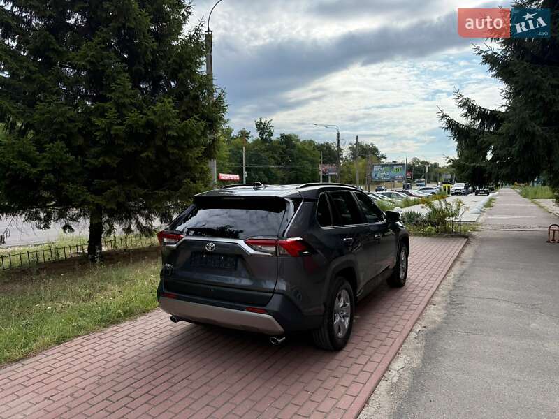Позашляховик / Кросовер Toyota RAV4 2023 в Черкасах