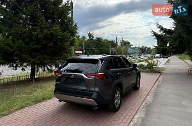 Внедорожник / Кроссовер Toyota RAV4 2023 в 