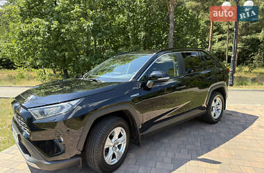 Позашляховик / Кросовер Toyota RAV4 2021 в Києві