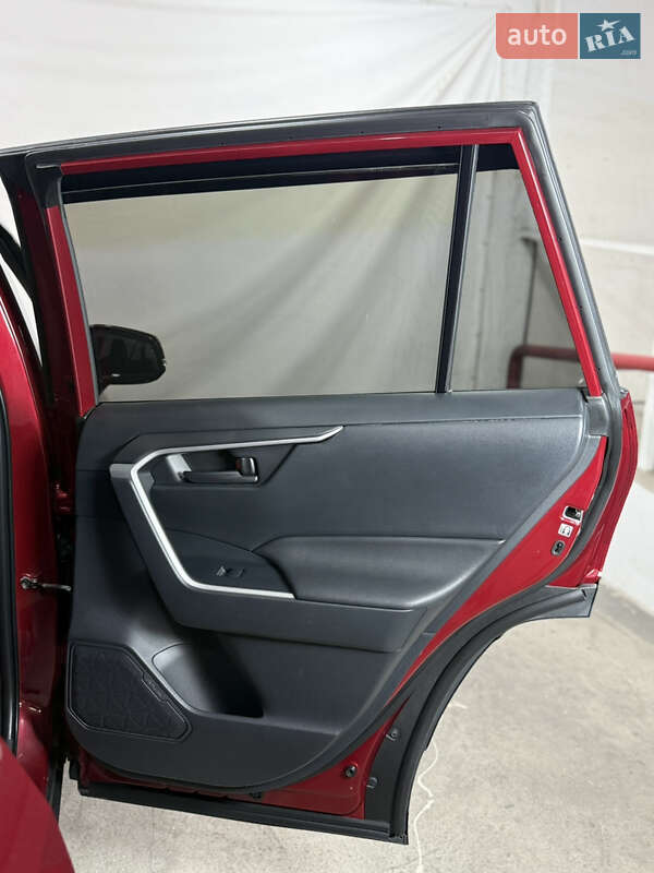 Позашляховик / Кросовер Toyota RAV4 2019 в Одесі фото 28 Позашляховик / Кросовер Toyota RAV4 2019 в Одесі