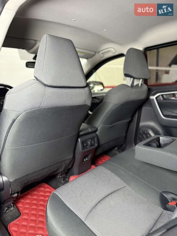 Позашляховик / Кросовер Toyota RAV4 2019 в Одесі фото 32 Позашляховик / Кросовер Toyota RAV4 2019 в Одесі