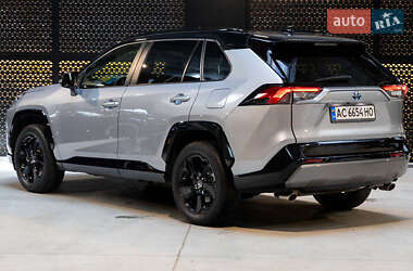 Внедорожник / Кроссовер Toyota RAV4 2020 в 