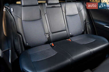 Внедорожник / Кроссовер Toyota RAV4 2020 в 