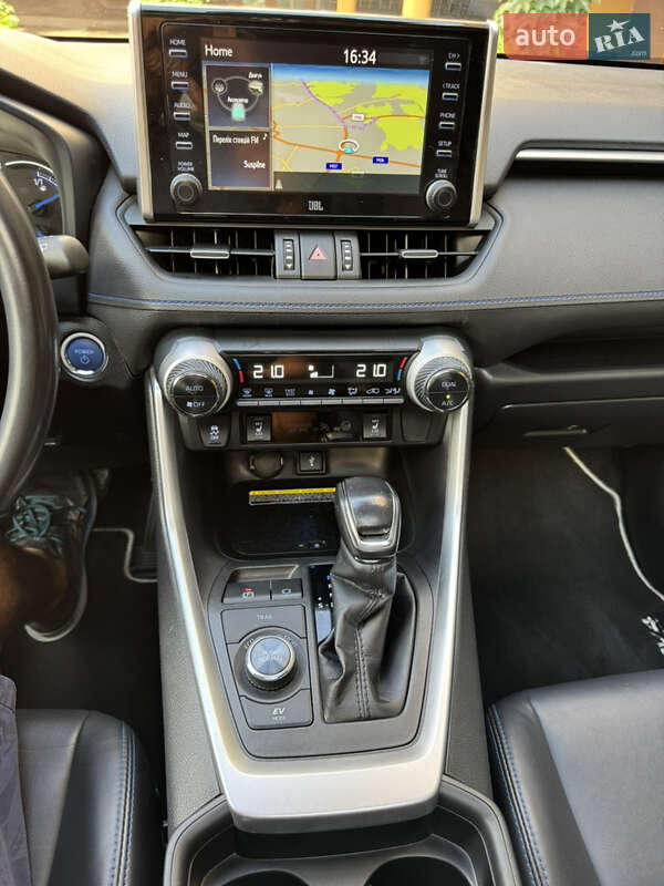 Позашляховик / Кросовер Toyota RAV4 2020 в Києві