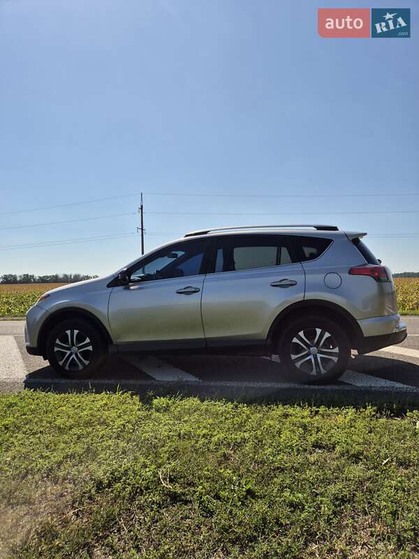 Позашляховик / Кросовер Toyota RAV4 2017 в Черкасах