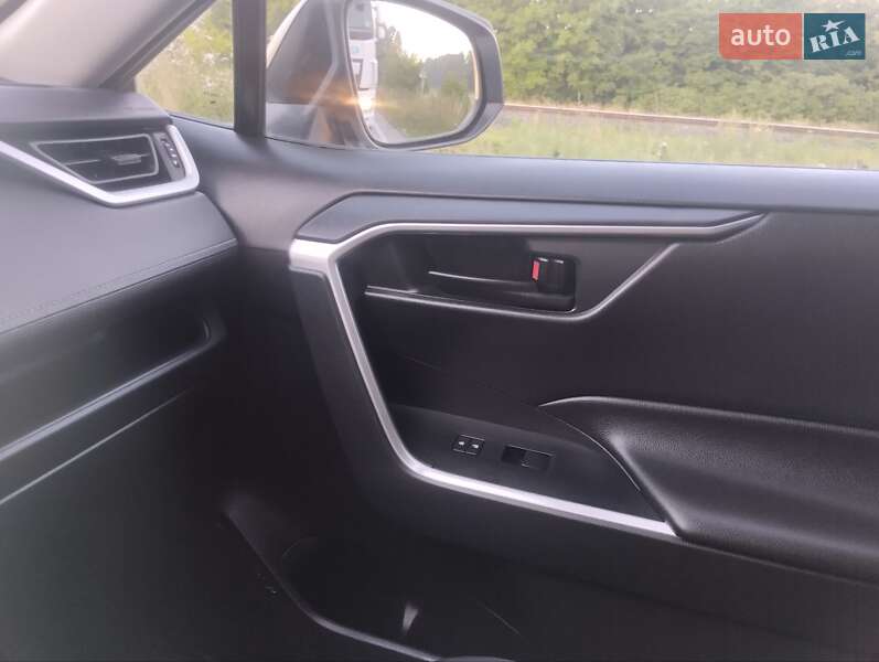 Внедорожник / Кроссовер Toyota RAV4 2021 в Ивано-Франковске фото 4 Внедорожник / Кроссовер Toyota RAV4 2021 в Ивано-Франковске