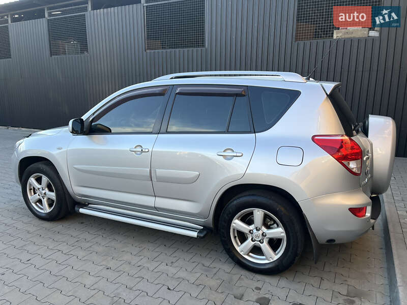 Внедорожник / Кроссовер Toyota RAV4 2007 в Казатине