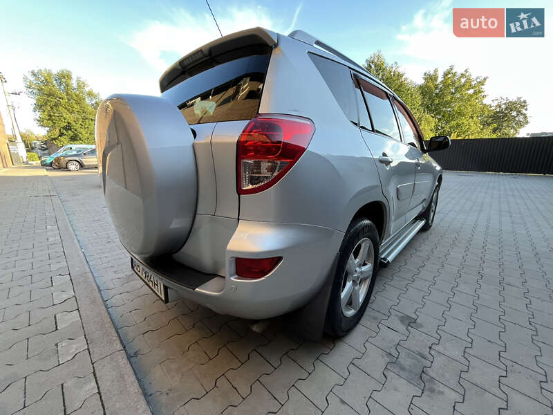 Внедорожник / Кроссовер Toyota RAV4 2007 в Казатине