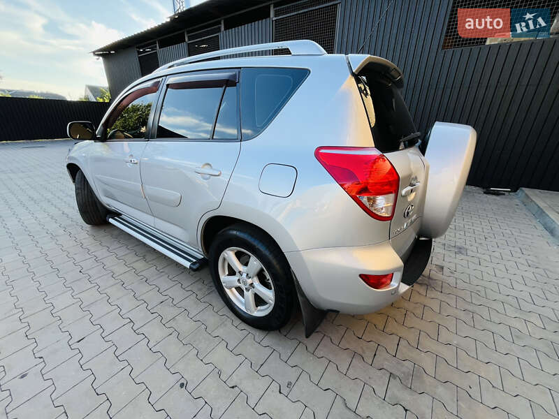 Внедорожник / Кроссовер Toyota RAV4 2007 в Казатине