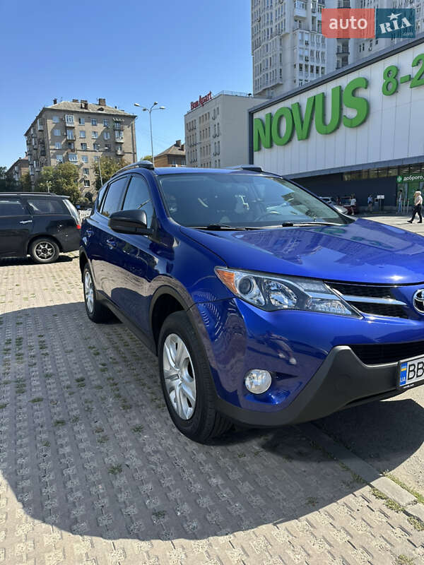 Внедорожник / Кроссовер Toyota RAV4 2015 в Киеве