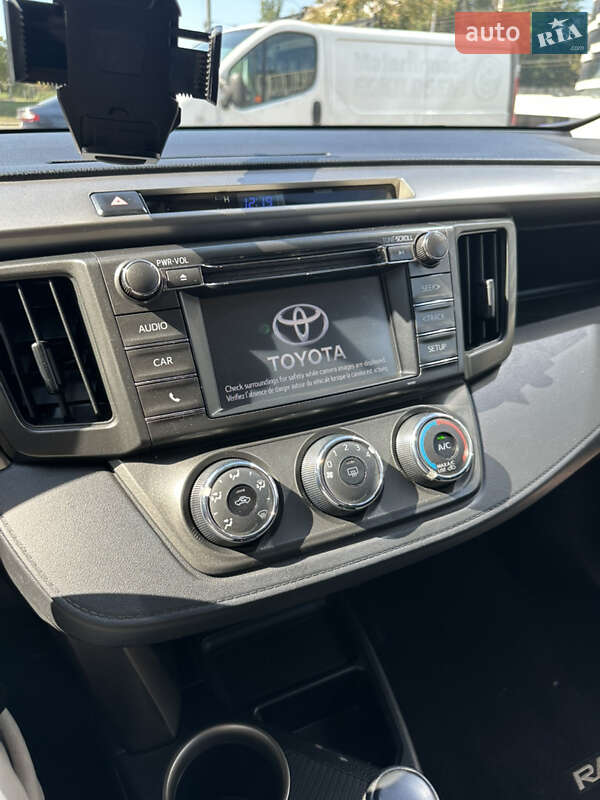 Внедорожник / Кроссовер Toyota RAV4 2015 в Киеве
