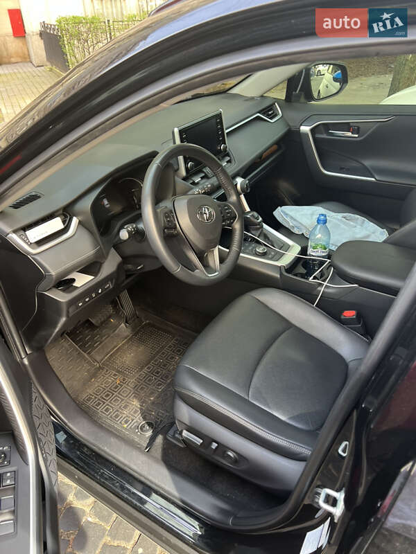 Позашляховик / Кросовер Toyota RAV4 2019 в Києві