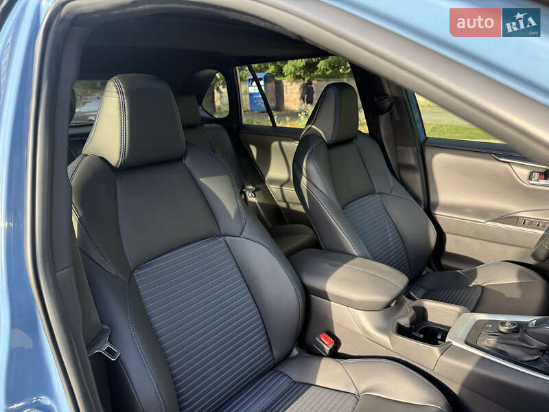 Позашляховик / Кросовер Toyota RAV4 2024 в Києві