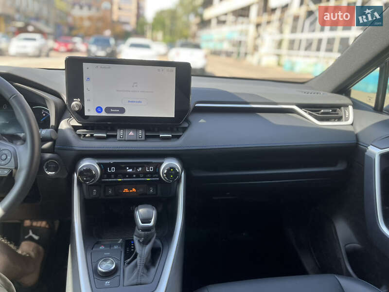 Позашляховик / Кросовер Toyota RAV4 2024 в Києві