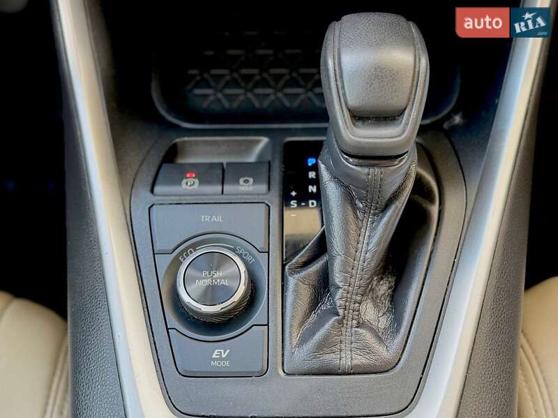 Внедорожник / Кроссовер Toyota RAV4 2019 в Киеве фото 35 Внедорожник / Кроссовер Toyota RAV4 2019 в Киеве