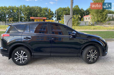 Позашляховик / Кросовер Toyota RAV4 2016 в Харкові