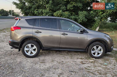 Внедорожник / Кроссовер Toyota RAV4 2013 в 
